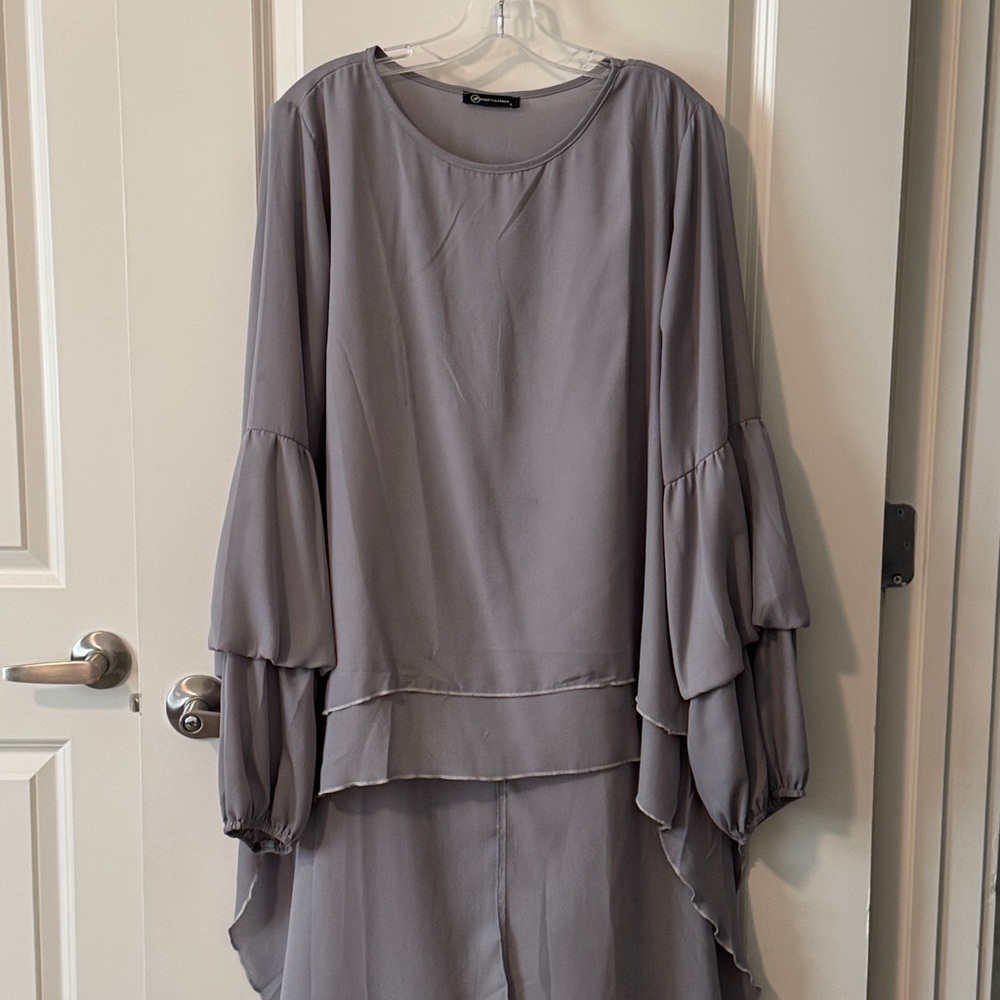 Gray Ruffled Long Sleeve Dress - Picture 5 of 7